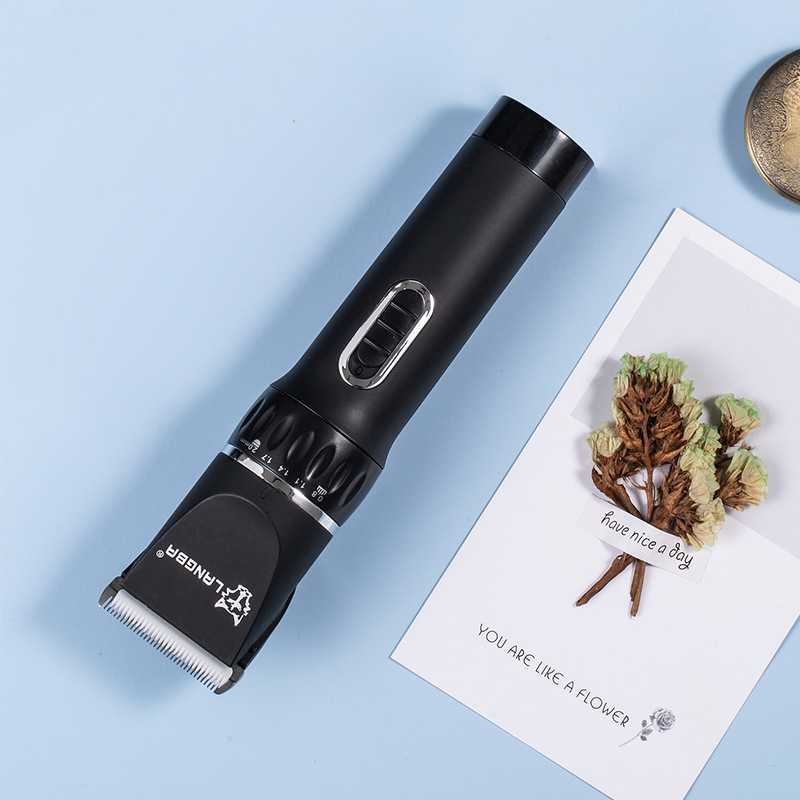 P45 Akumulátorový strojček na strihanie zvierat