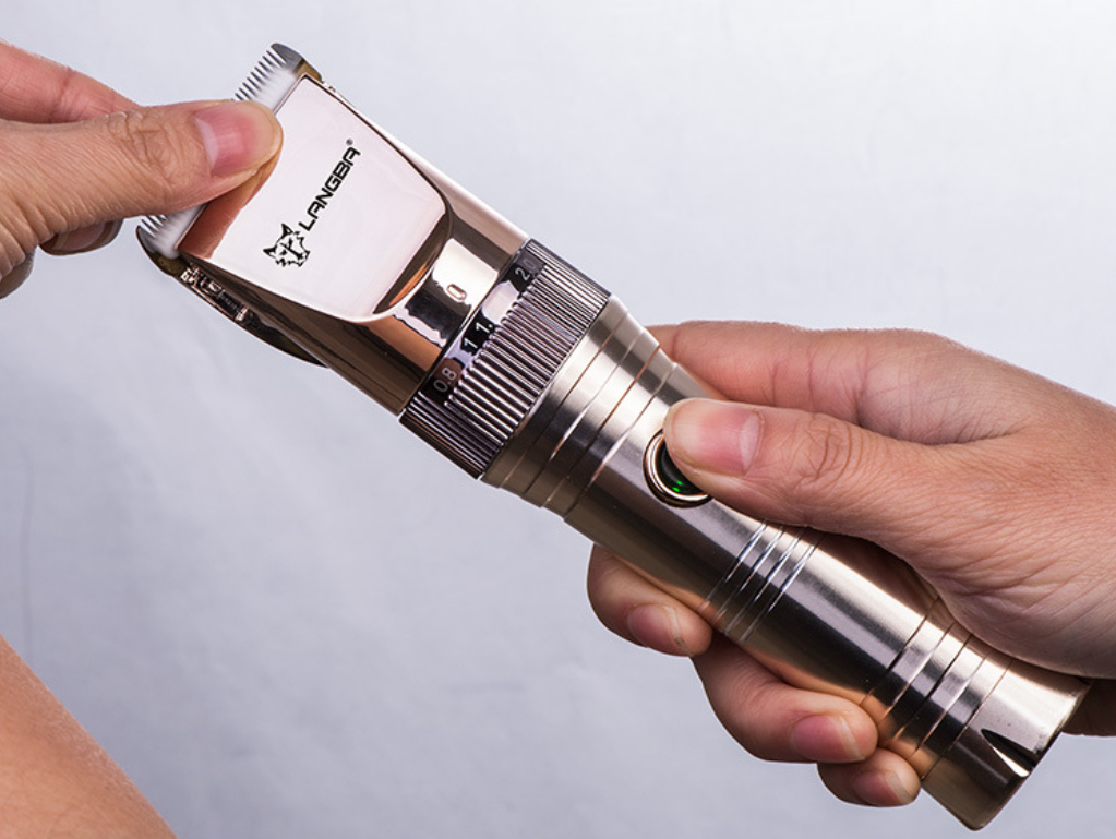 P63 Akumulátorový strojček na strihanie zvierat