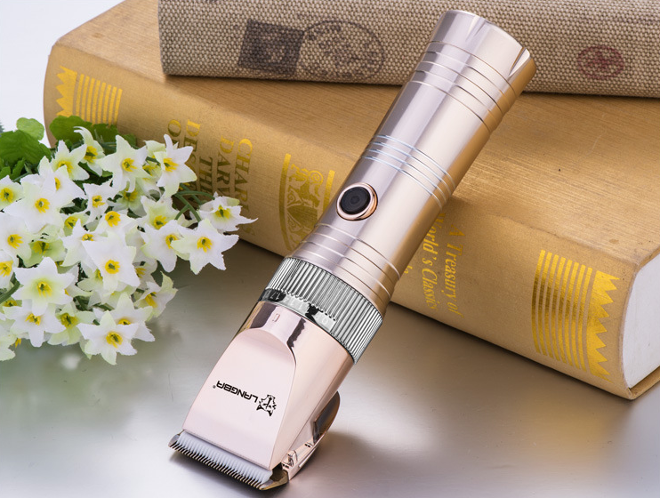 P63 Akumulátorový strojček na strihanie zvierat